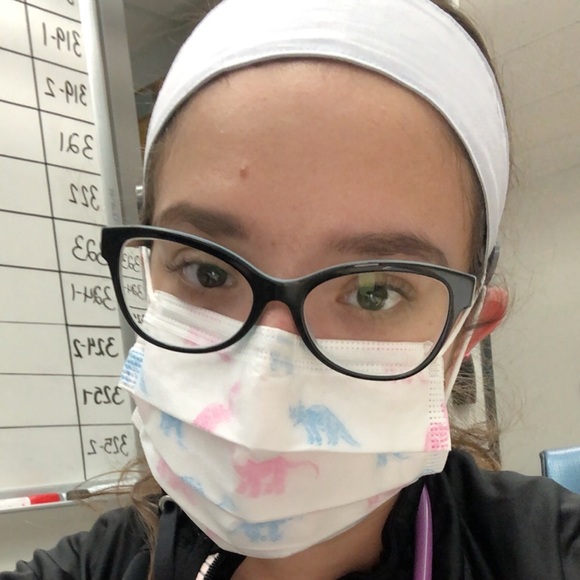 Meet your Posher, Kendra - Picture 2 of 8